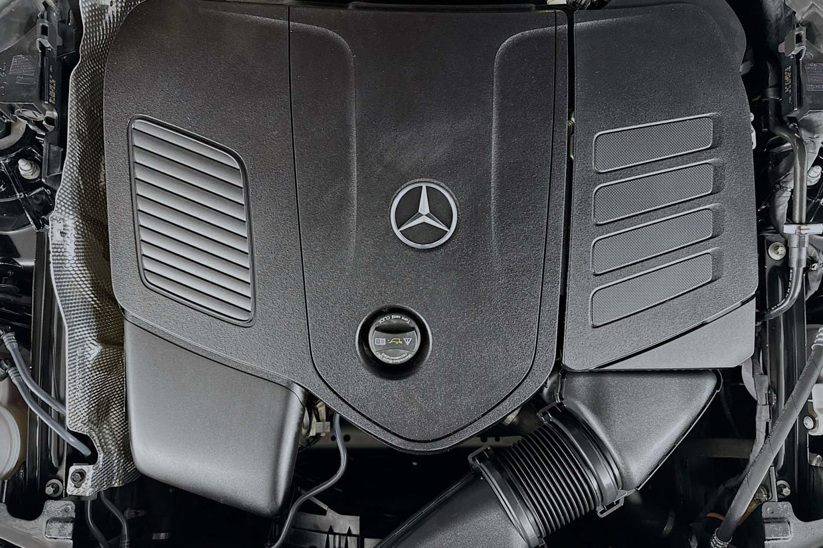 Used 2023 Mercedes-Benz GLC 300 image 13