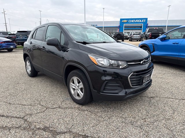 Used 2021 Chevrolet Trax LS w/ Tint and Cruise Package AWD/4WD image 2