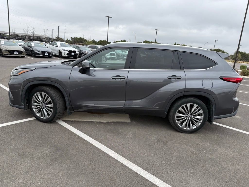 Used 2021 Toyota Highlander Platinum image 8