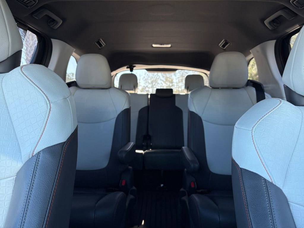 Used 2023 Toyota Sienna XSE image 27