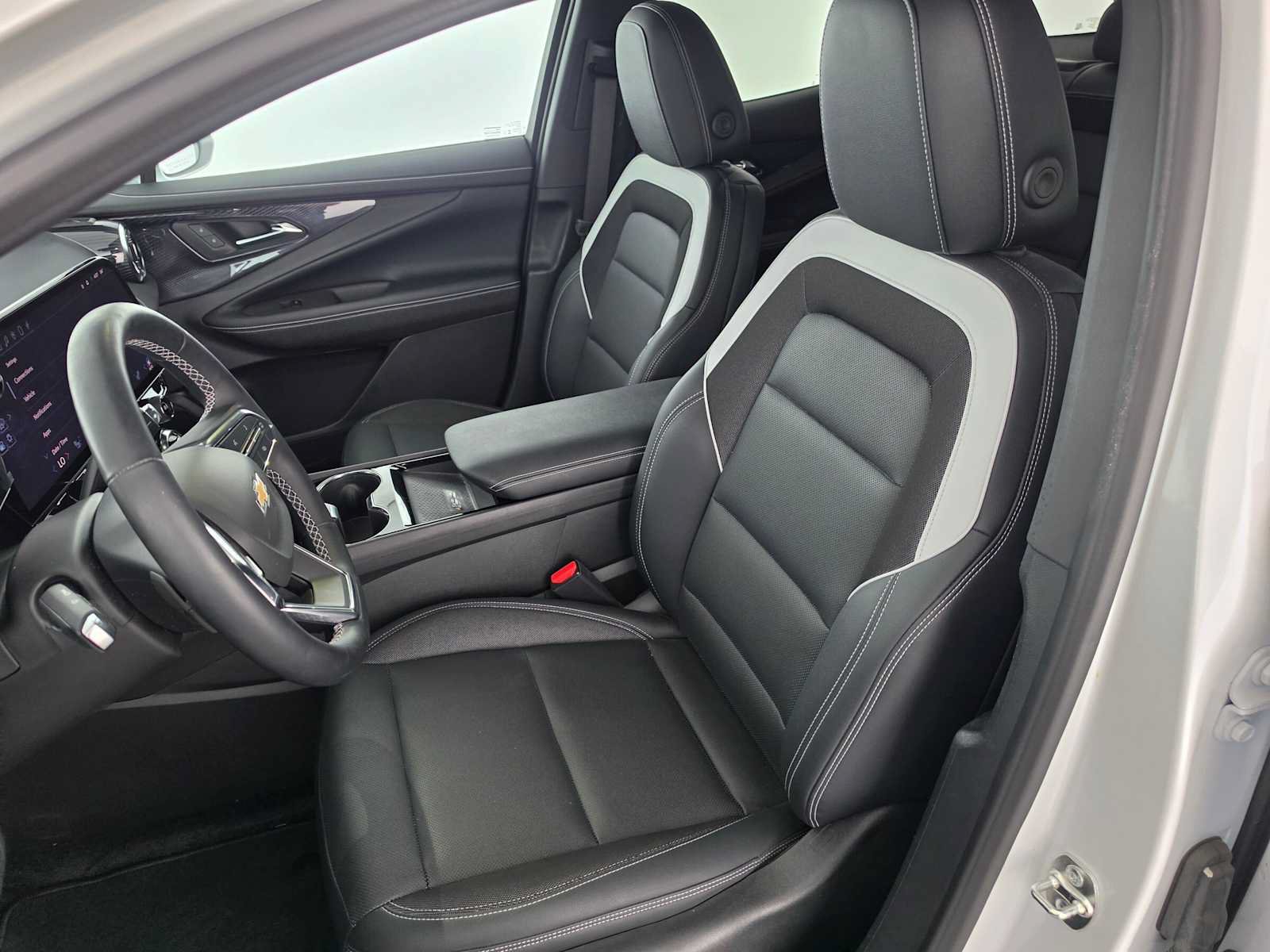 Used 2024 Chevrolet Blazer EV LT AWD/4WD image 21
