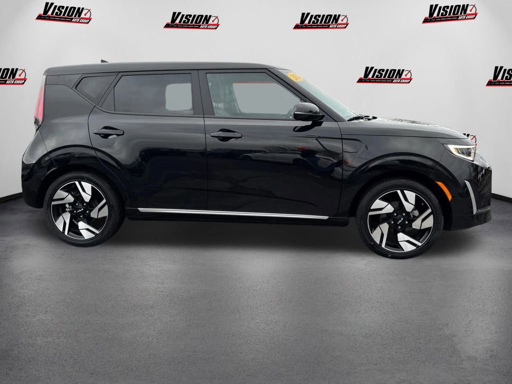 Used 2025 Kia Soul GT-Line w/ GT-Line Technology Package image 4
