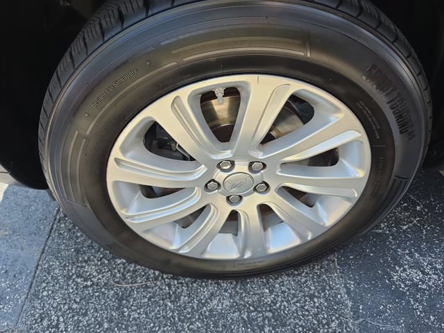 Used 2018 Land Rover Discovery Sport SE AWD/4WD image 9