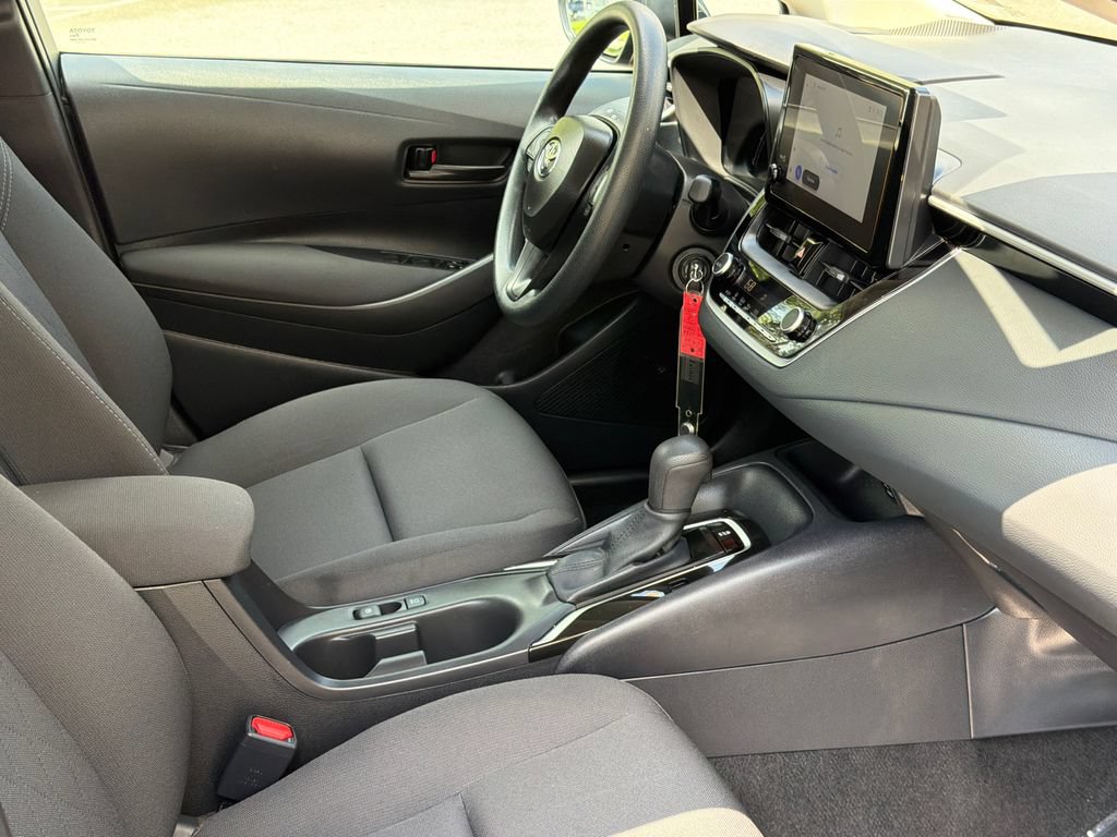 Used 2026 Toyota Corolla LE FWD image 9
