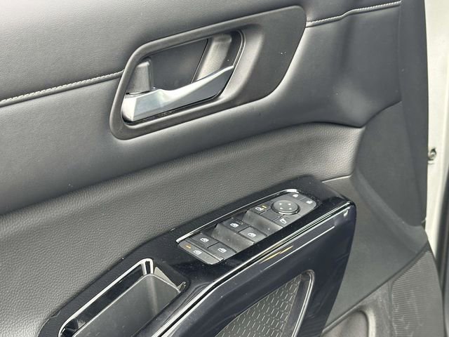 Used 2022 Nissan Pathfinder SV w/ SV Black Package image 18