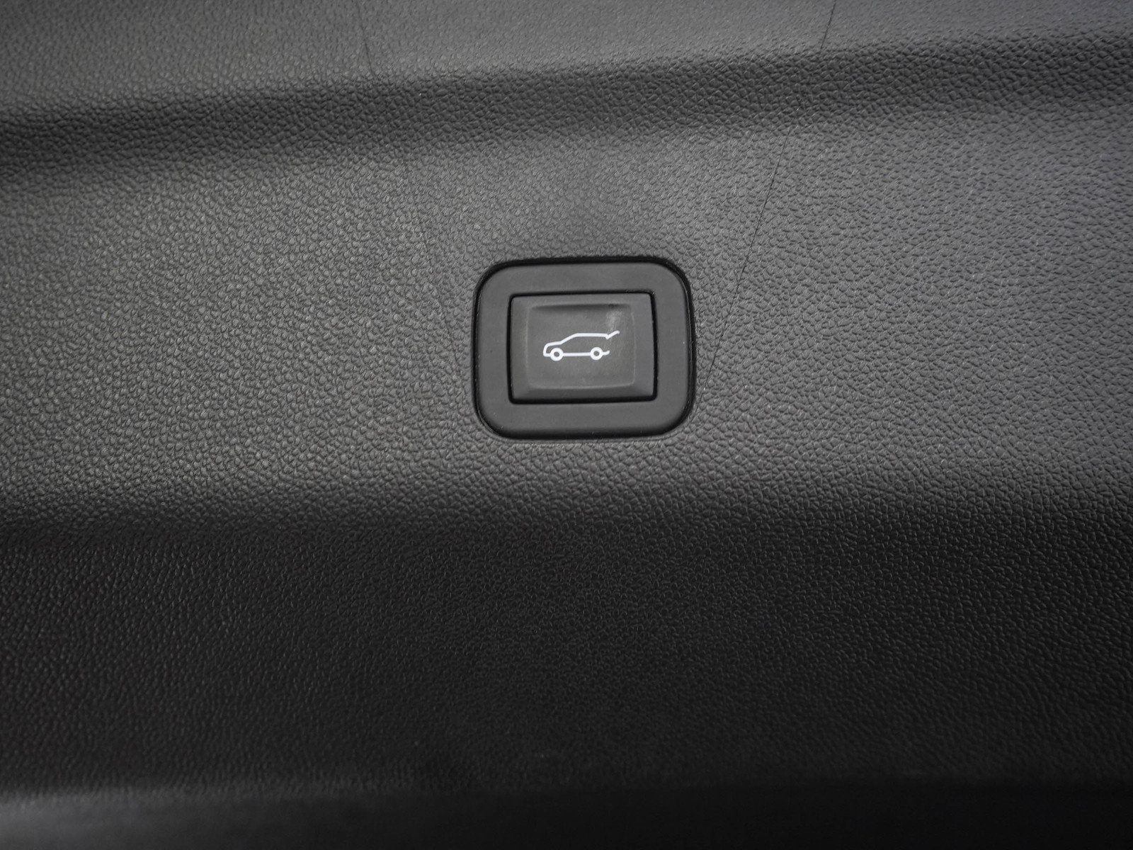 Used 2025 Chevrolet Tahoe Premier AWD/4WD image 11