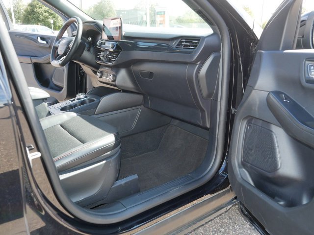 Used 2025 Ford Escape ST-Line Select AWD/4WD image 20