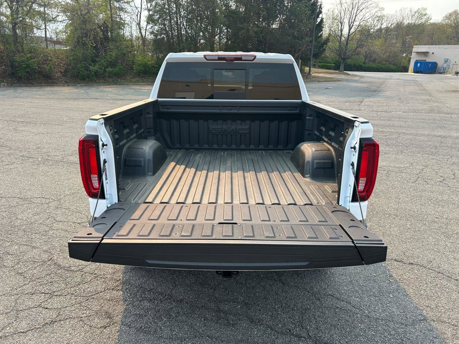 New 2026 GMC Sierra 1500 AT4 w/ AT4 Premium Package AWD/4WD image 16
