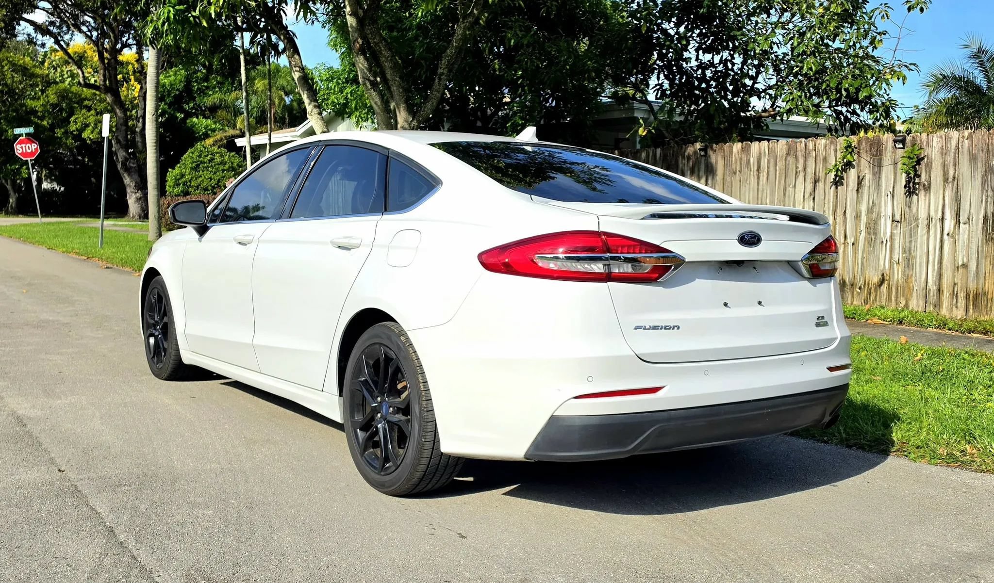 Used 2019 Ford Fusion SE w/ Equipment Group 151A FWD image 10
