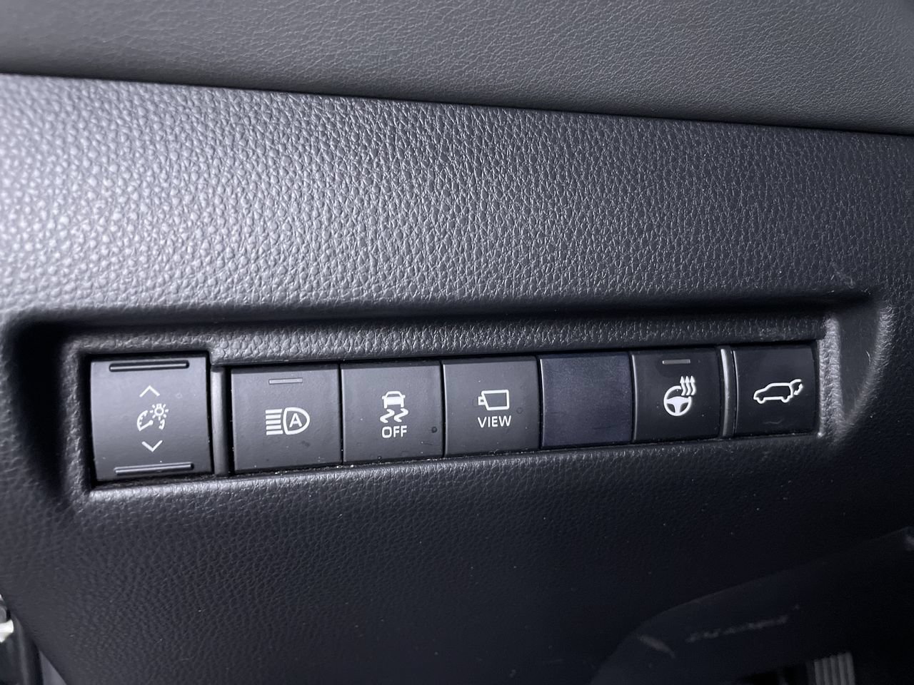 Used 2021 Toyota Venza Limited AWD/4WD image 25
