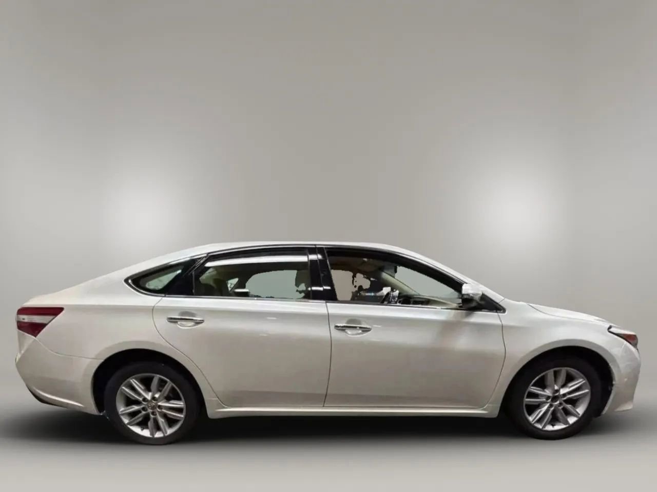 Used 2014 Toyota Avalon XLE image 6