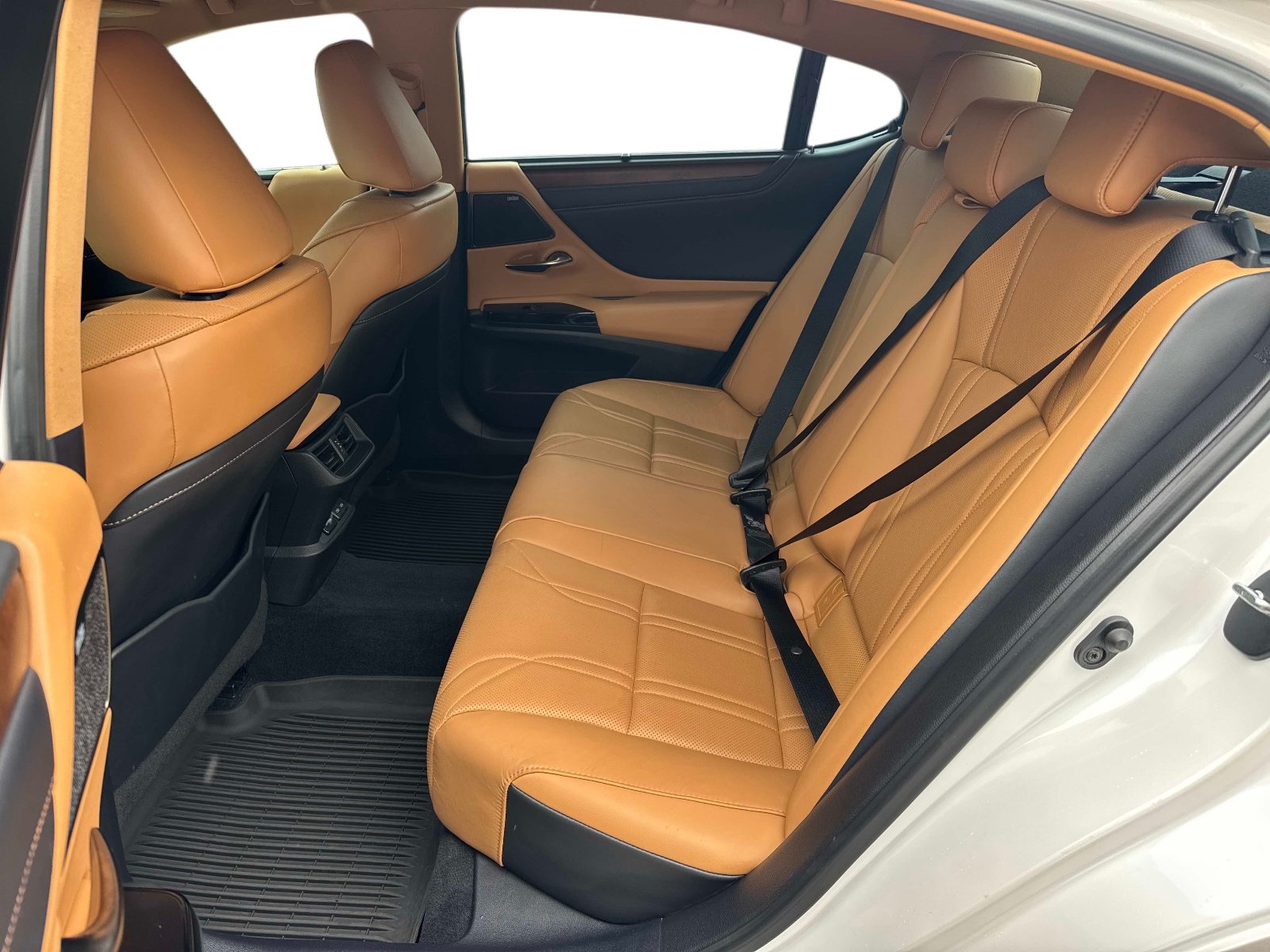 Certified 2022 Lexus ES 350 Ultra Luxury w/ Accessory Package 2 FWD image 12