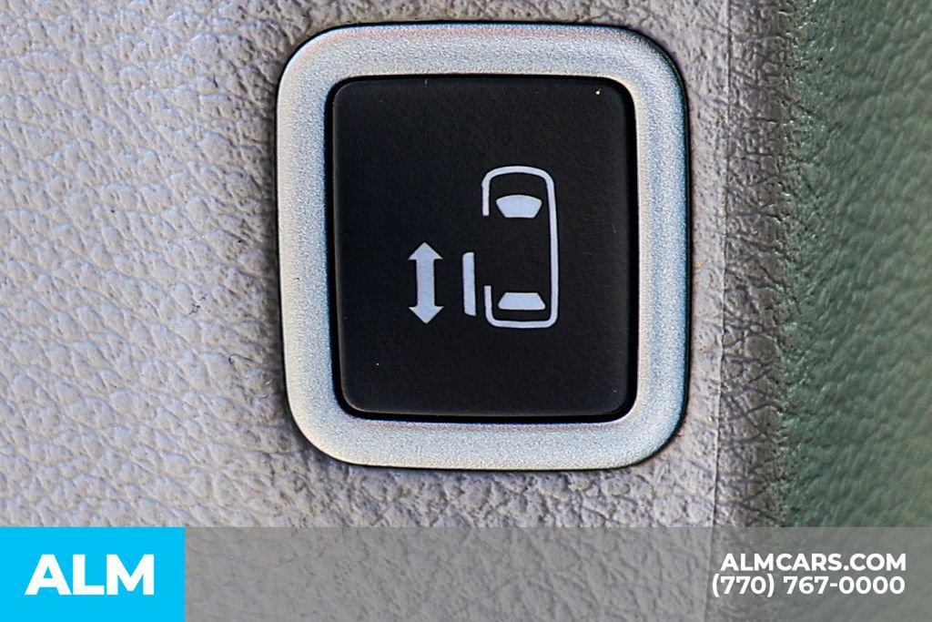 Used 2024 Chrysler Pacifica Touring-L FWD image 52
