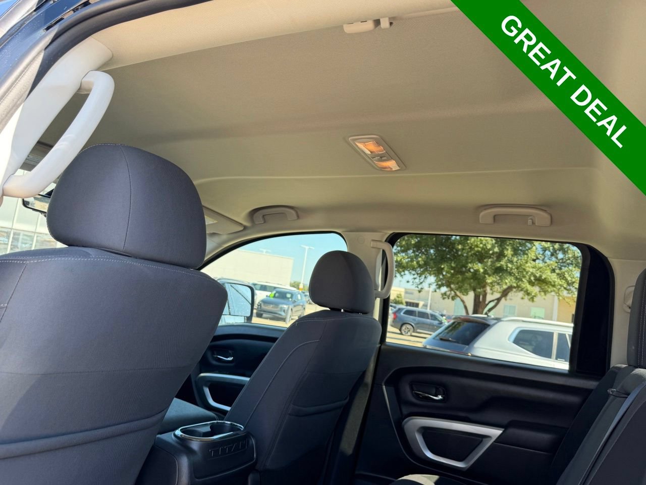 Used 2024 Nissan Titan SV w/ SV Convenience Package RWD image 35