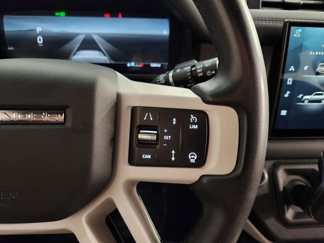 Used 2025 Land Rover Defender 110 S image 28