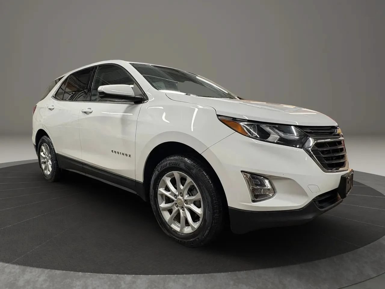 Used 2019 Chevrolet Equinox LT AWD/4WD image 2