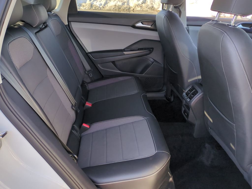 Used 2023 Volkswagen Taos SE image 22