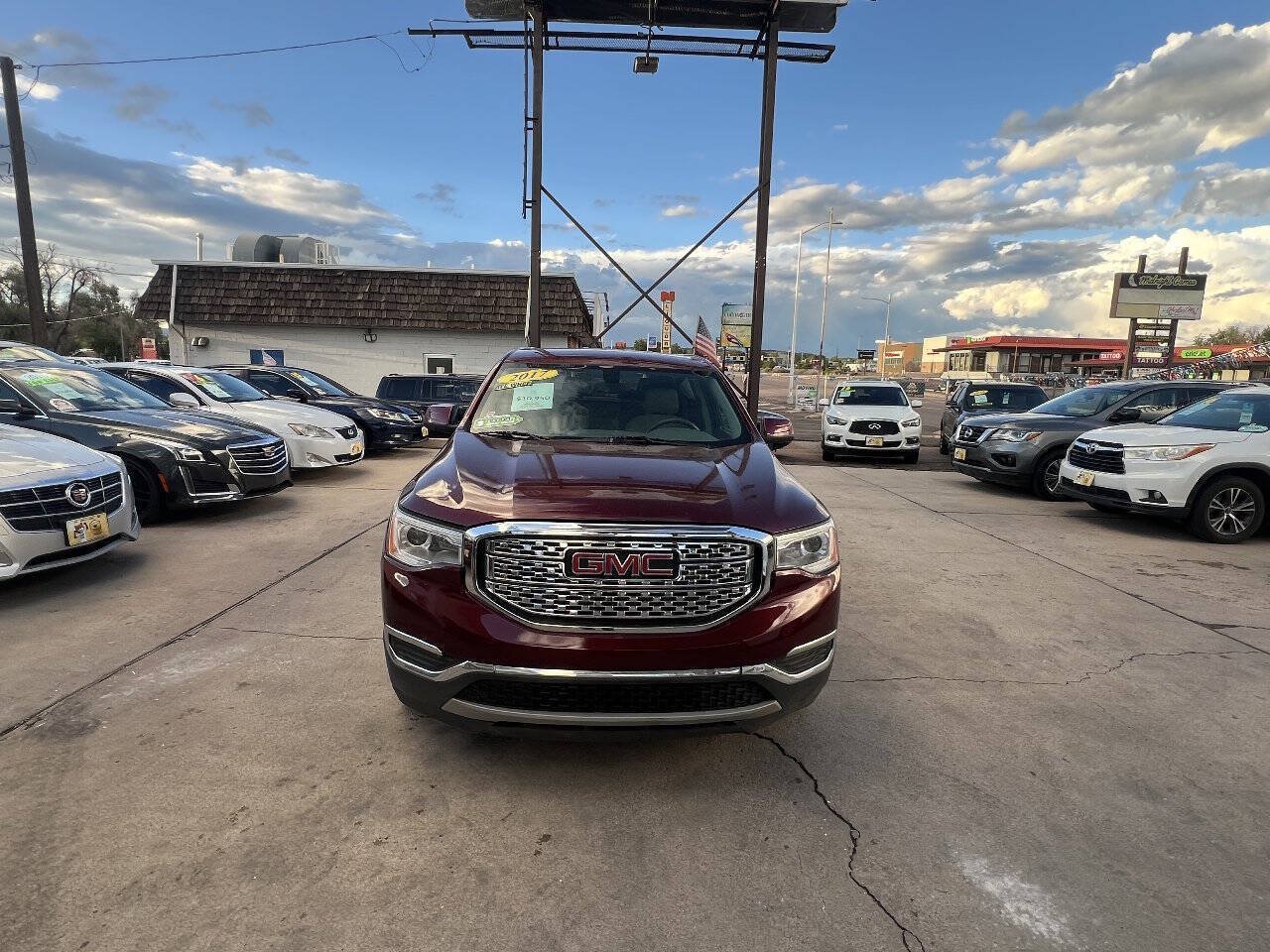 Used 2017 GMC Acadia SLE w/ LPO, Floor Liner Package AWD/4WD image 3