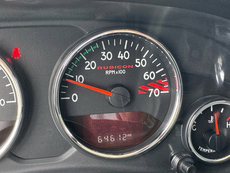 Used 2015 Jeep Wrangler Unlimited Rubicon AWD/4WD image 17