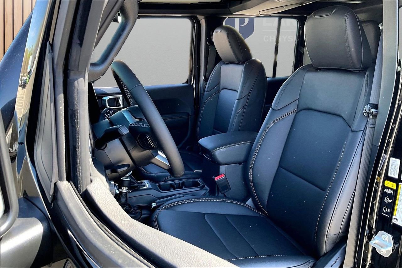 New 2026 Jeep Wrangler Sahara AWD/4WD image 21