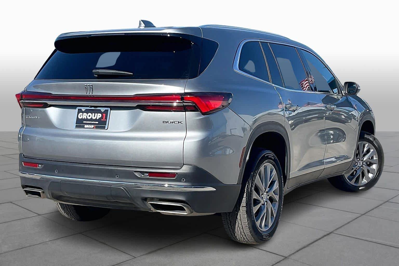 Used 2025 Buick Enclave Preferred image 12