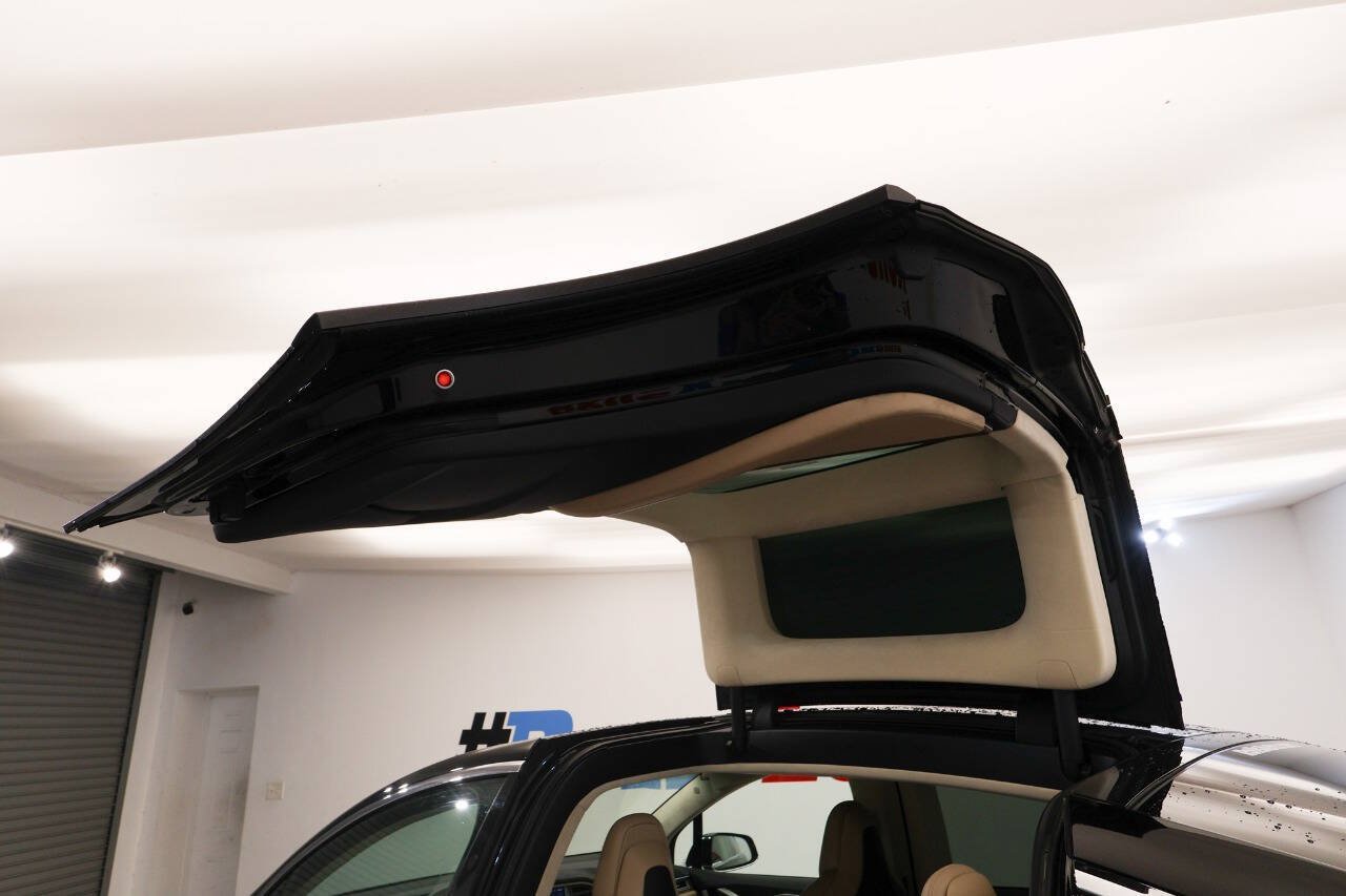 Used 2017 Tesla Model X 75D AWD/4WD image 16