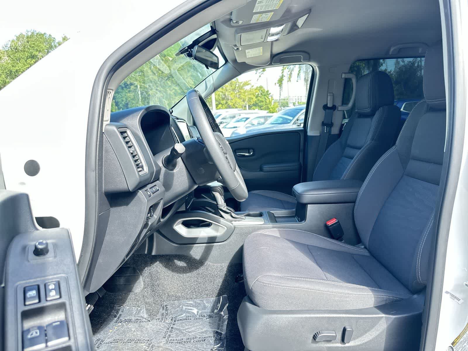 Used 2024 Nissan Frontier SV w/ SV Convenience Package RWD image 13