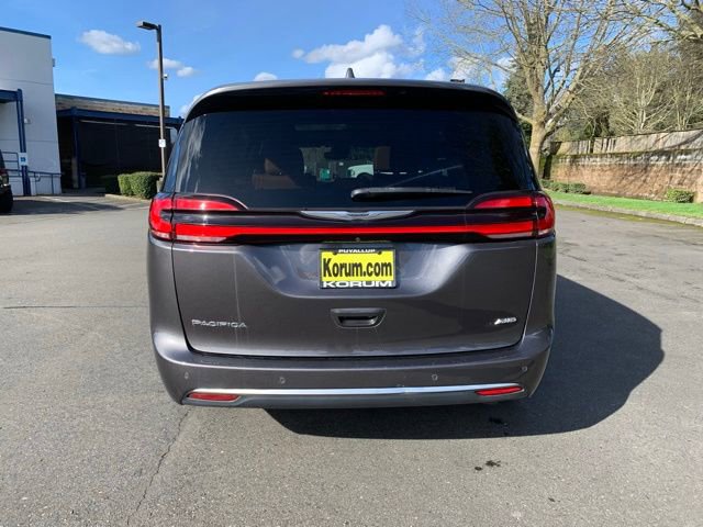 Used 2021 Chrysler Pacifica Pinnacle image 4