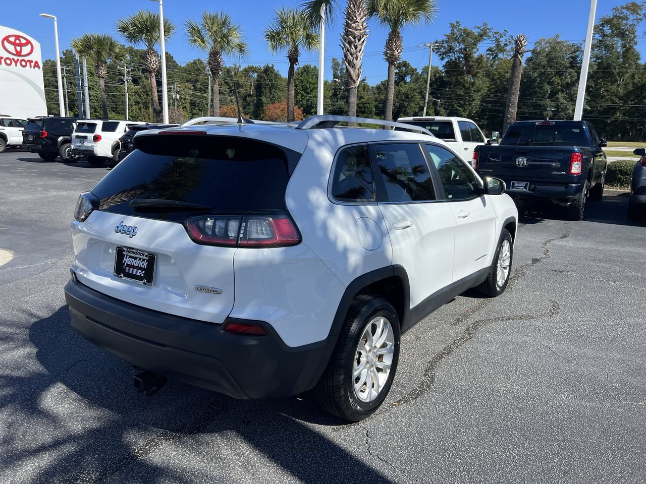Used 2019 Jeep Cherokee Latitude w/ Popular Appearance Group FWD image 10