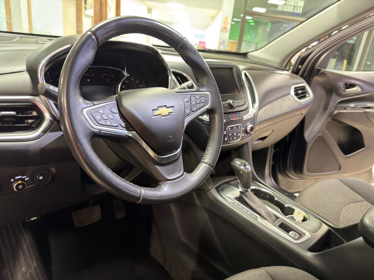 Used 2020 Chevrolet Equinox LT FWD image 17