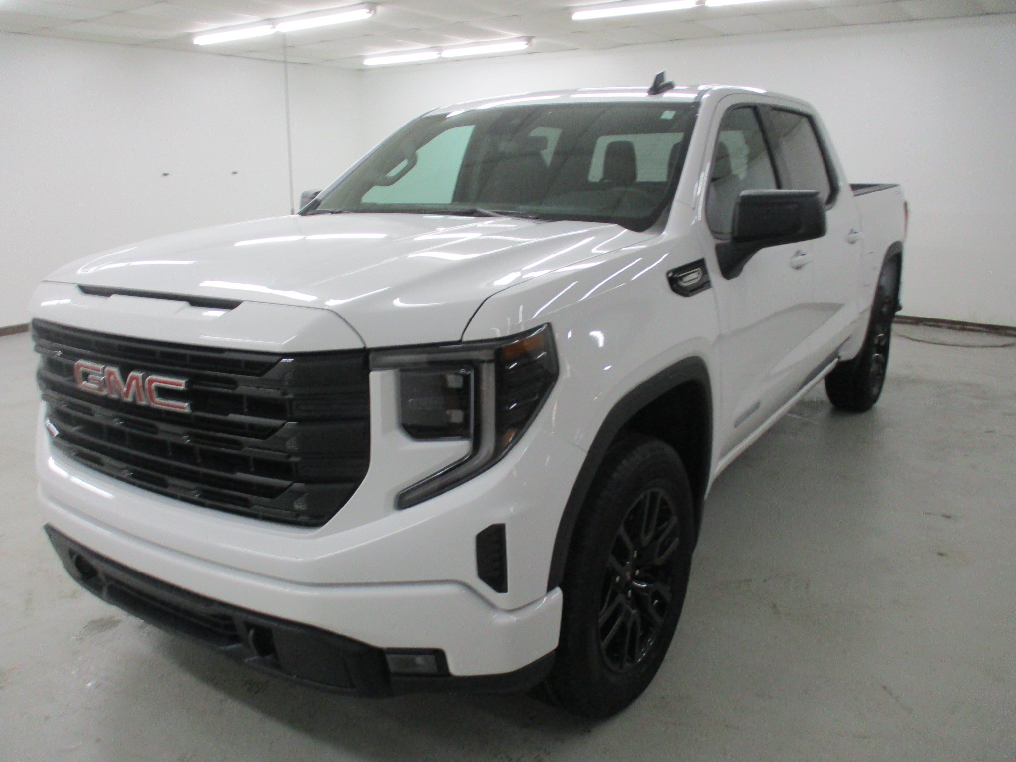New 2026 GMC Sierra 1500 Elevation AWD/4WD image 3
