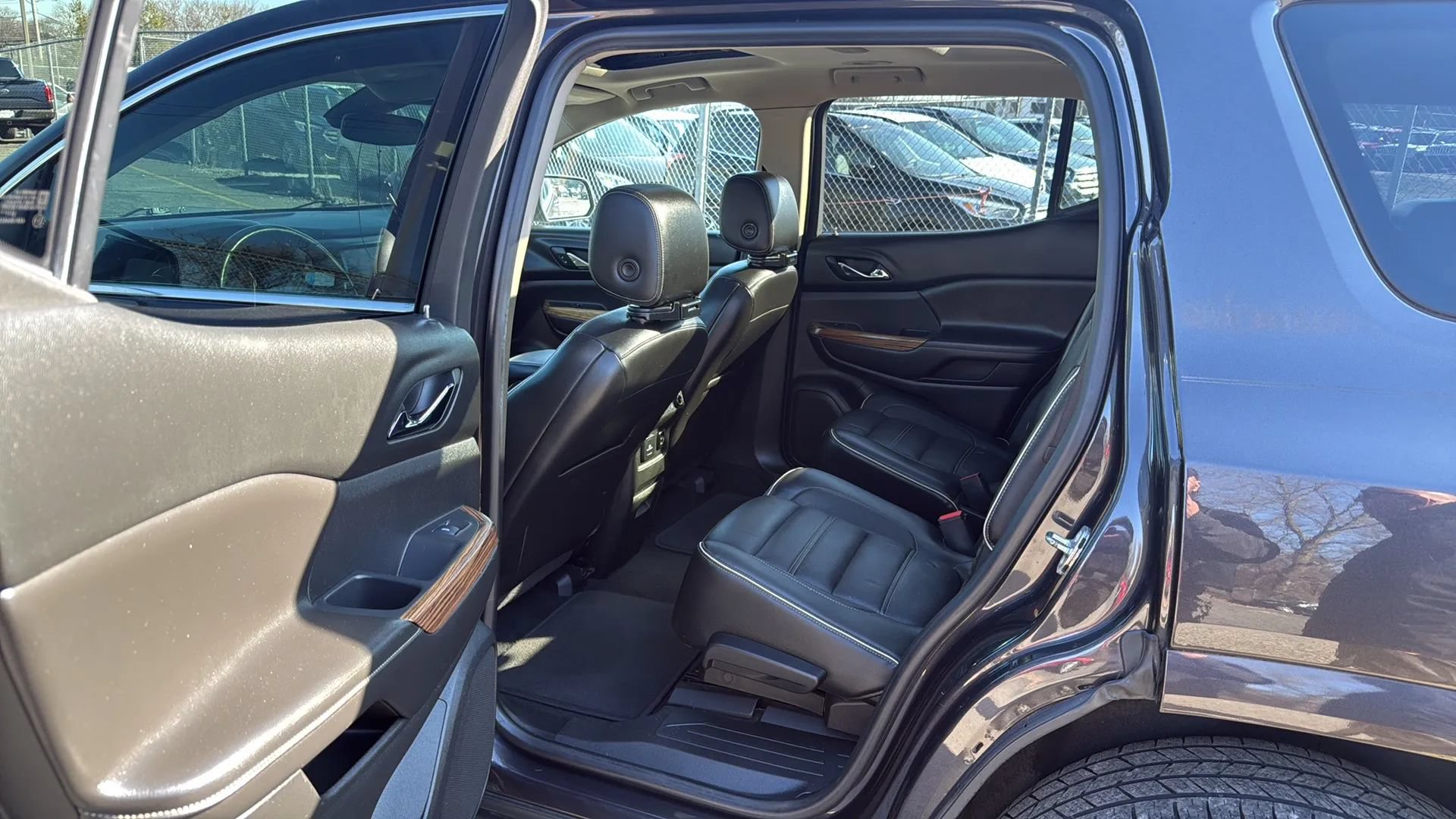 Used 2017 GMC Acadia Denali AWD/4WD image 28