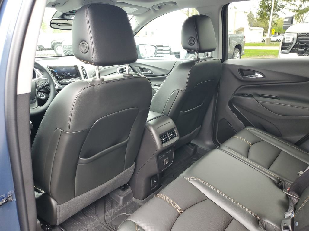 Used 2024 Chevrolet Equinox Premier AWD/4WD image 32