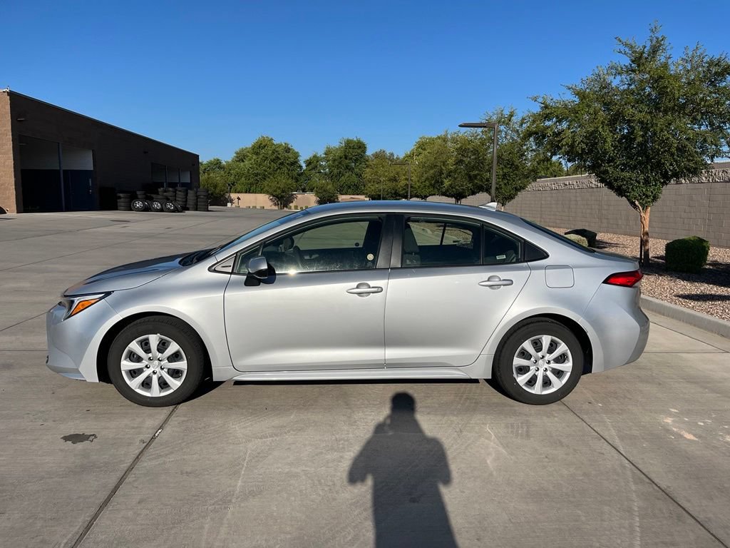Used 2026 Toyota Corolla LE FWD image 9