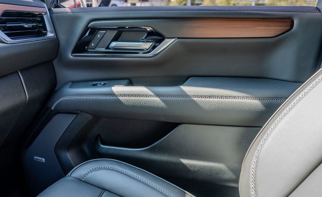 Used 2026 GMC Yukon XL Denali w/ Sun & Power Step Package image 14