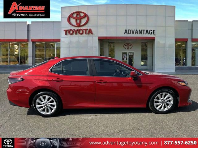 Used 2024 Toyota Camry LE image 5
