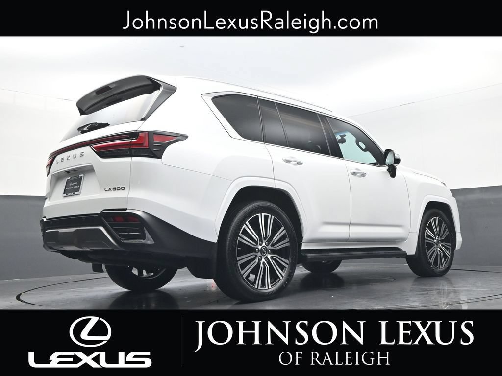 Used 2023 Lexus LX 600 4WD w/ Luxury Package image 19
