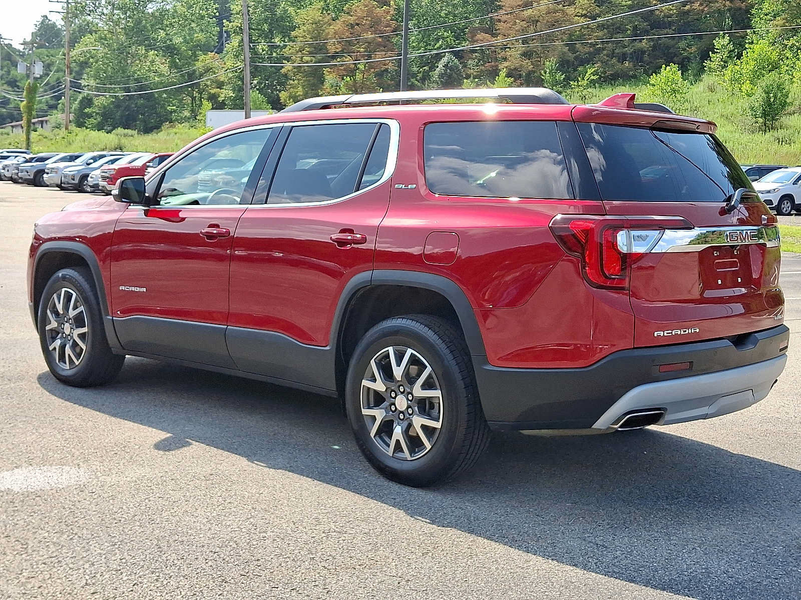 Used 2023 GMC Acadia SLE w/ Driver Convenience Package AWD/4WD image 4