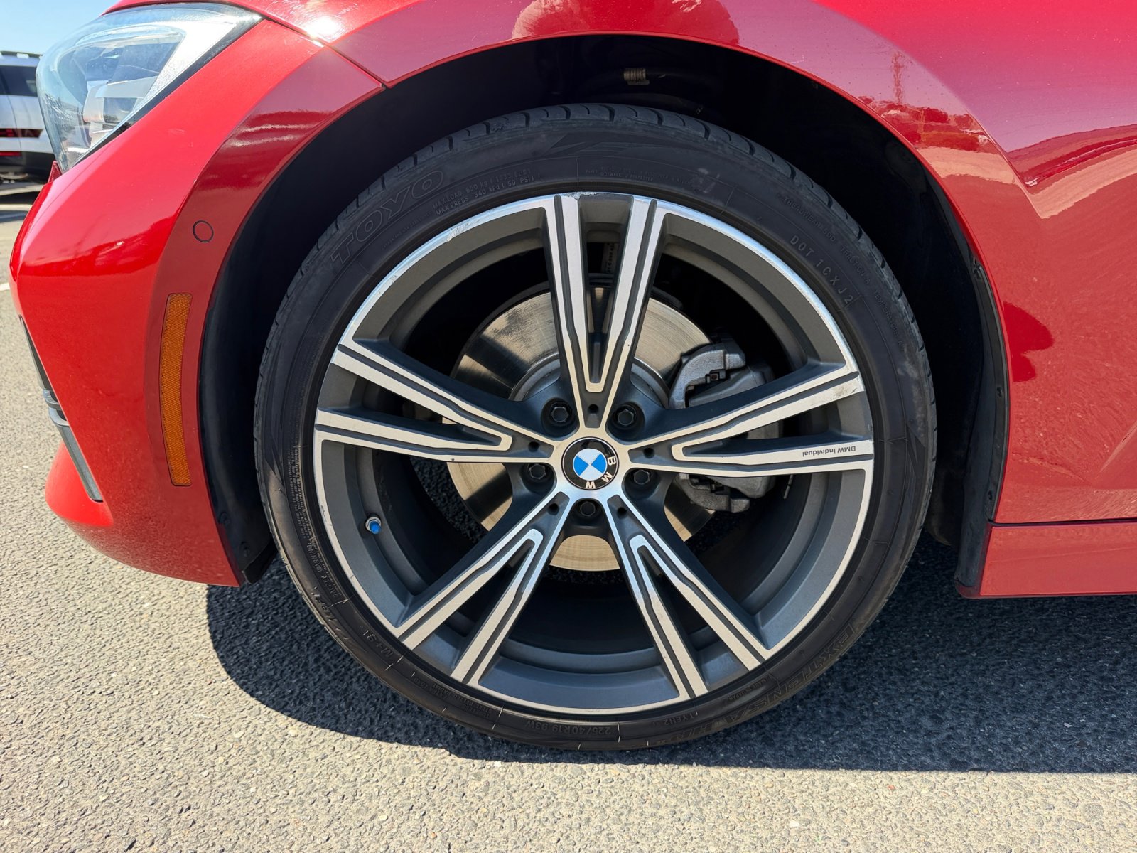 Used 2020 BMW 330i Sedan w/ Parking Assistance Package RWD image 24
