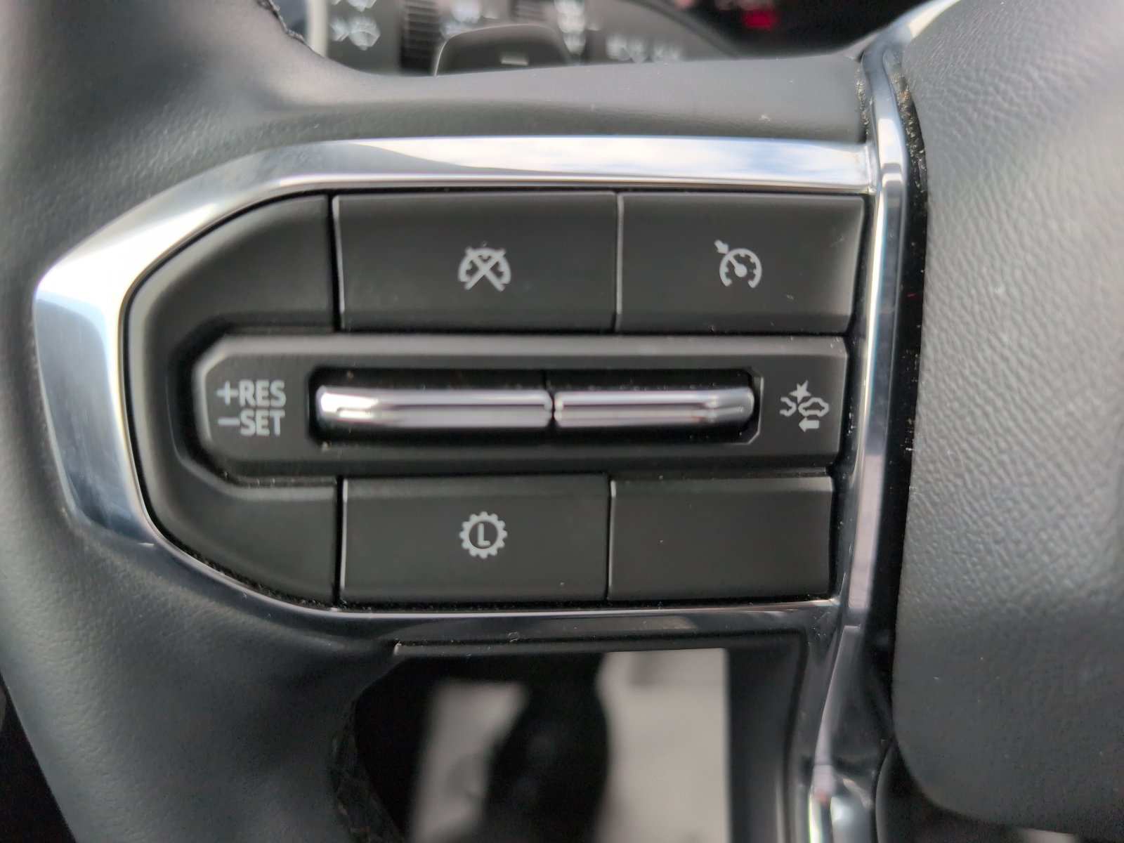 Used 2025 GMC Acadia Elevation FWD image 24