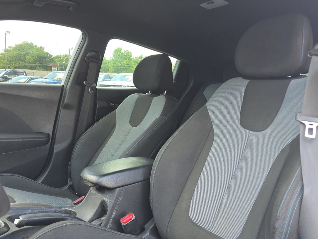 Used 2019 Hyundai Veloster 2.0 FWD image 21