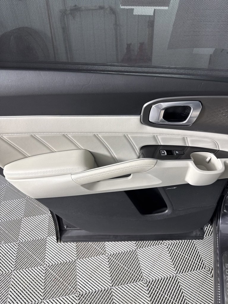 Used 2023 Kia Sorento SX Prestige w/ Panoramic Sunroof Package image 28