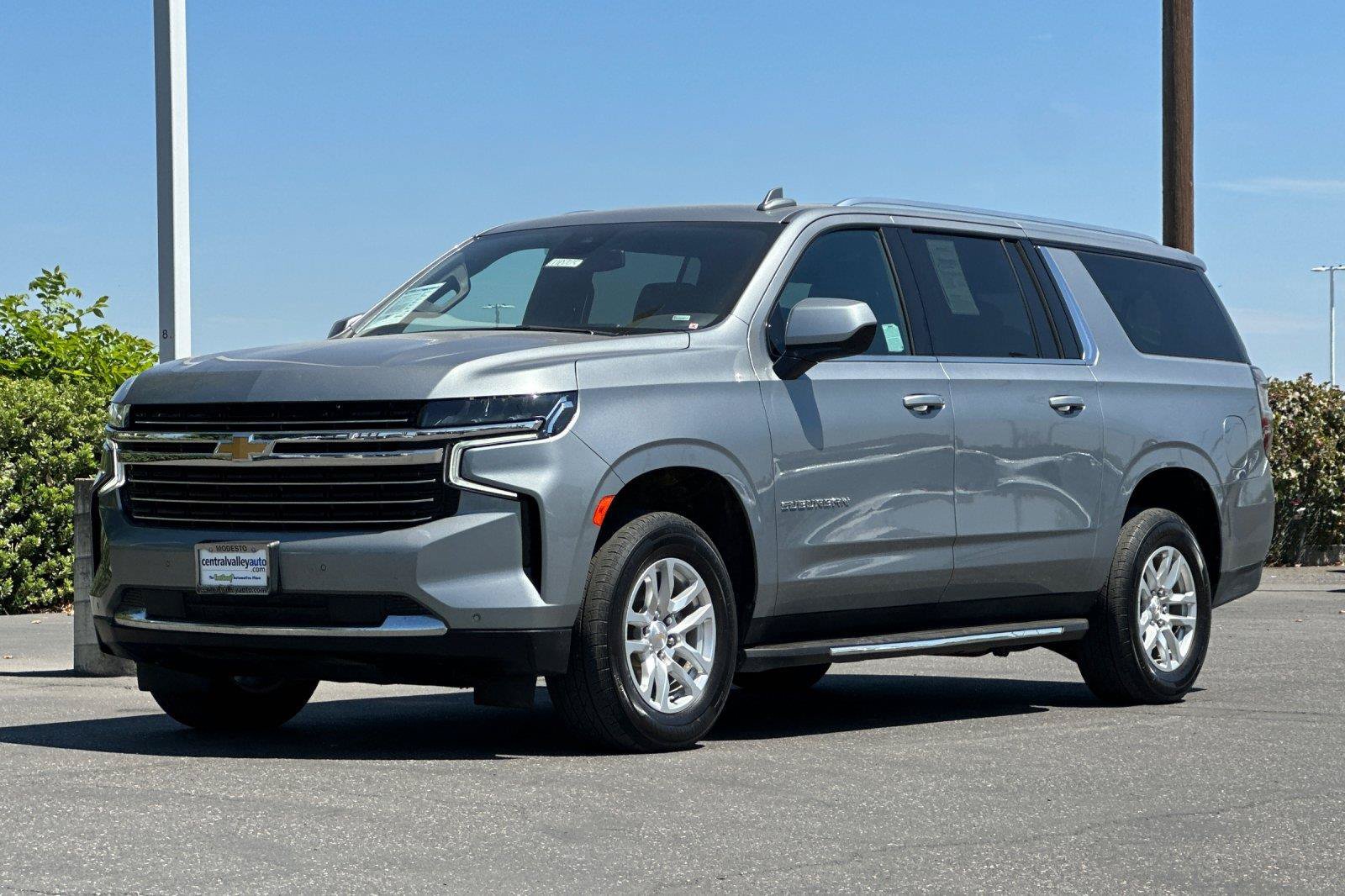 Used 2024 Chevrolet Suburban LT AWD/4WD image 7