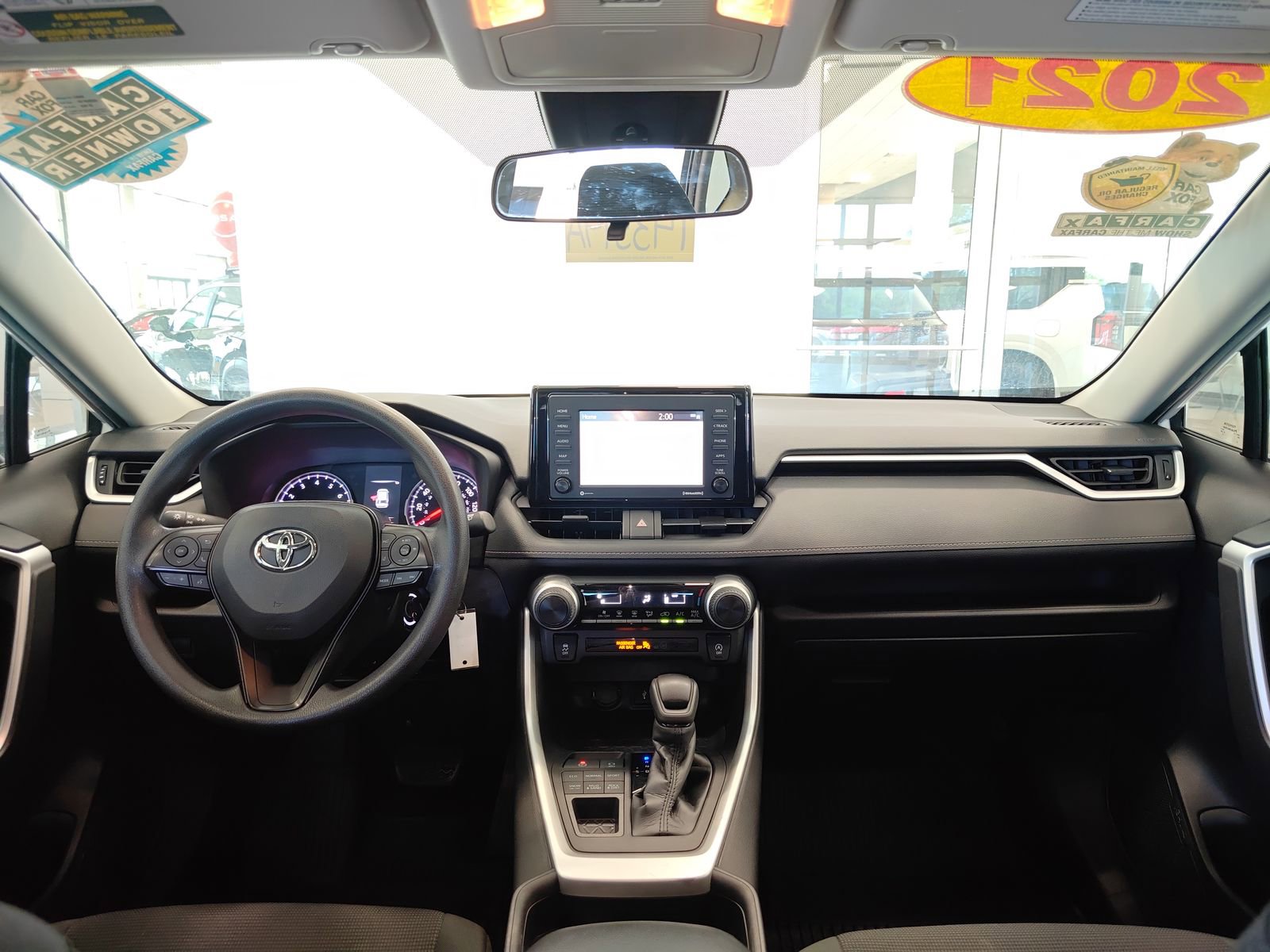Used 2021 Toyota RAV4 LE AWD/4WD image 24