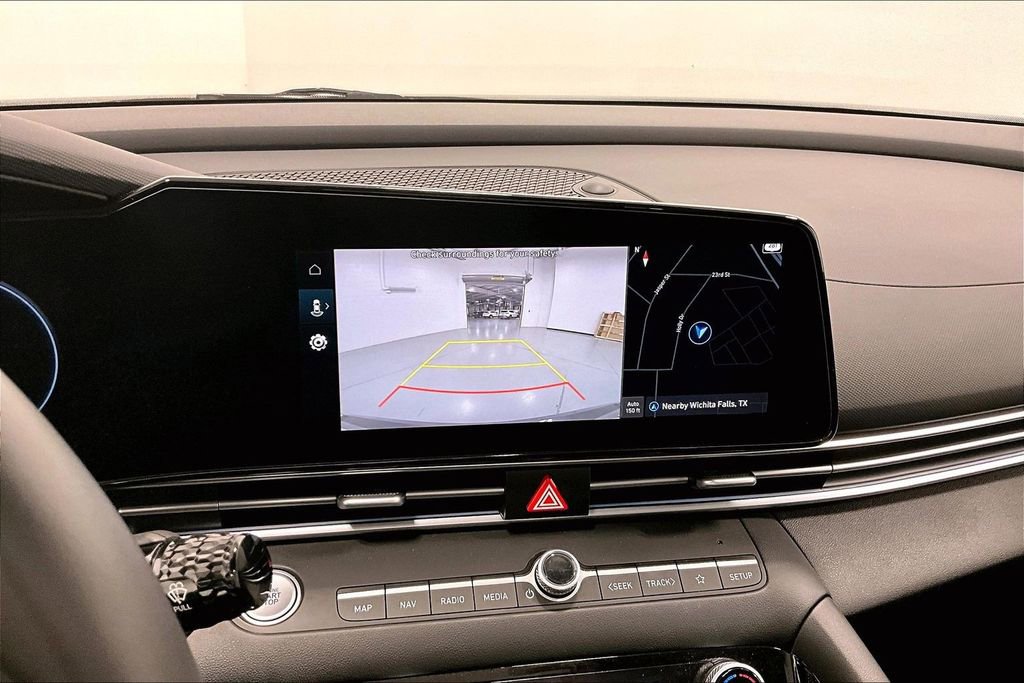 Certified 2025 Hyundai Elantra SEL image 30