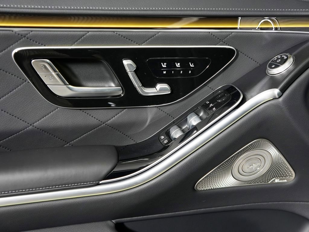 Certified 2025 Mercedes-Benz S 580 4MATIC Sedan image 31