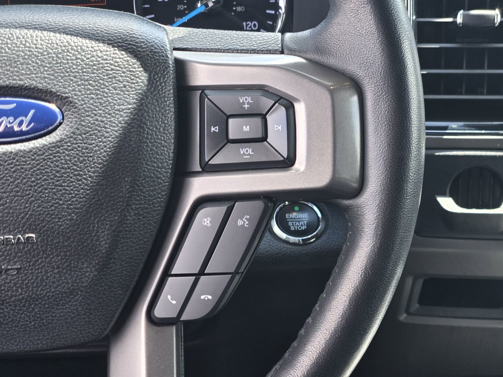 Used 2021 Ford Expedition XLT image 27