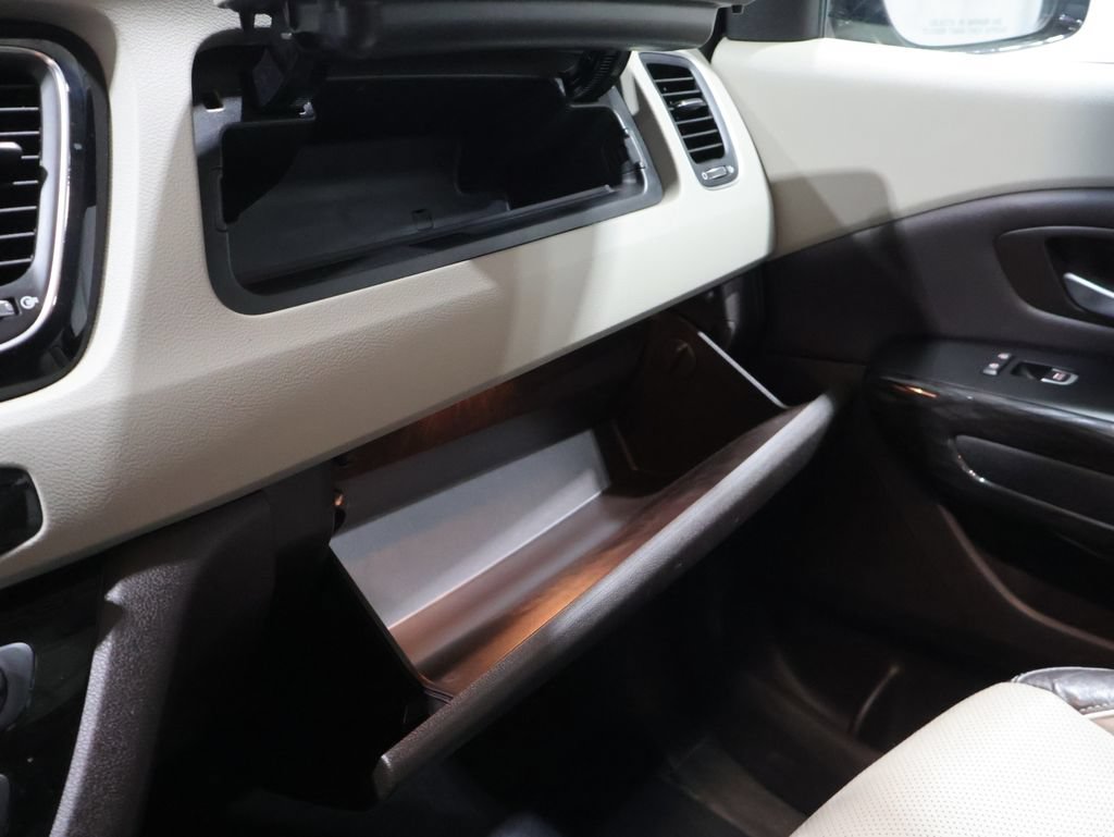 Used 2015 Kia Sedona SX Limited FWD image 28