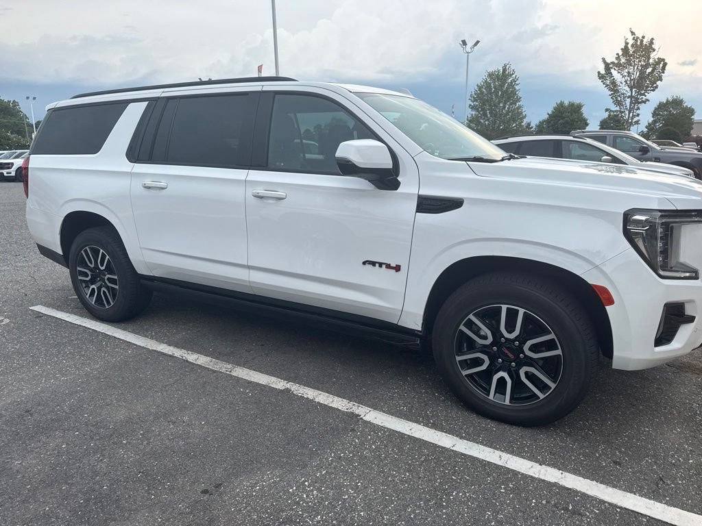 Used 2023 GMC Yukon XL AT4 w/ Max Trailering Package AWD/4WD image 4