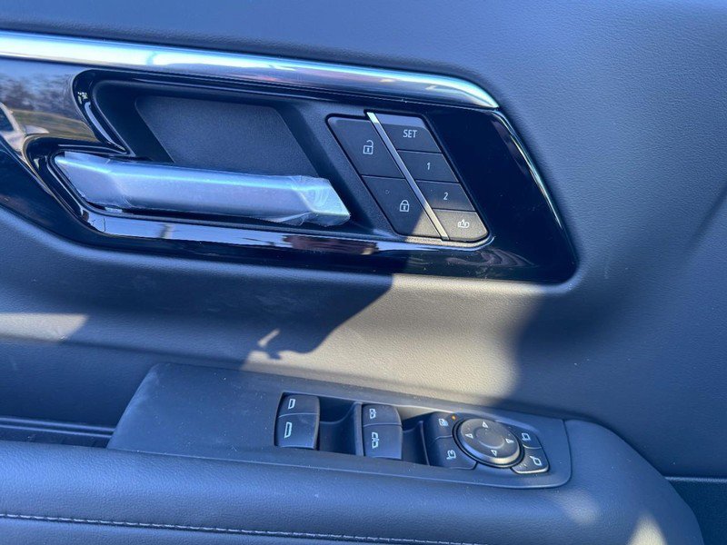 New 2026 Chevrolet Suburban Z71 w/ Z71 Off-Road Package image 11